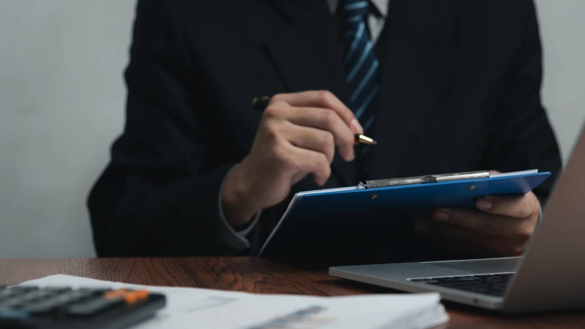 How do health insurance claims work?