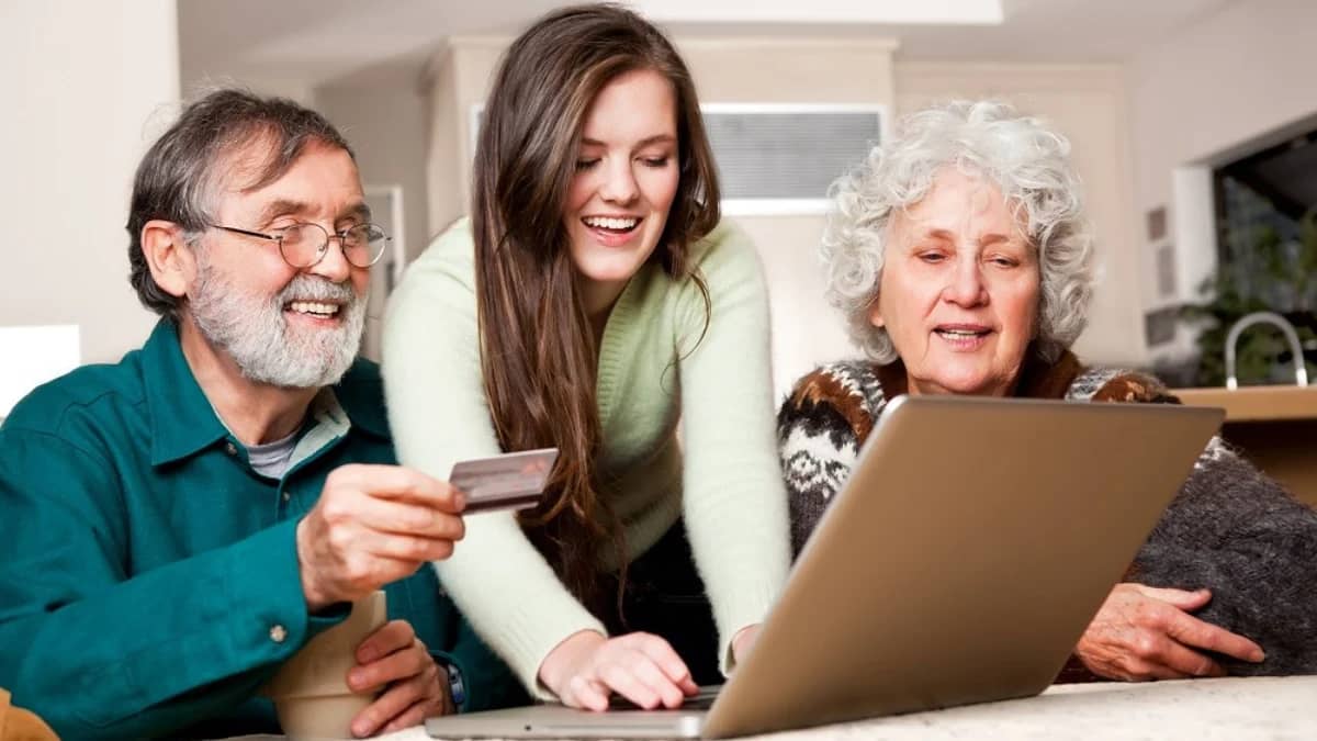 How to Avoid Common Pitfalls When Buying Visitor Insurance for Your Parents?