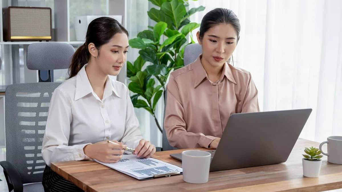 How to compare different visitor insurance plans for the US?