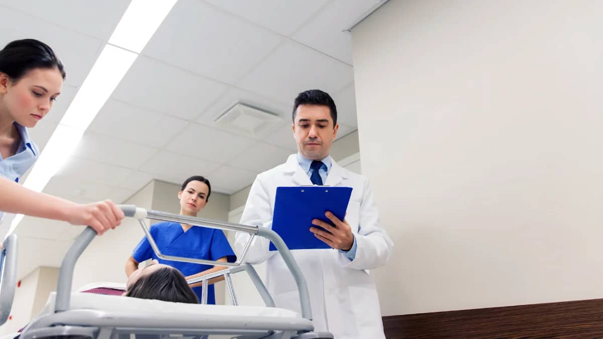 Emergency Medical Care in the US: What J1 Visa Holders Need to Know?