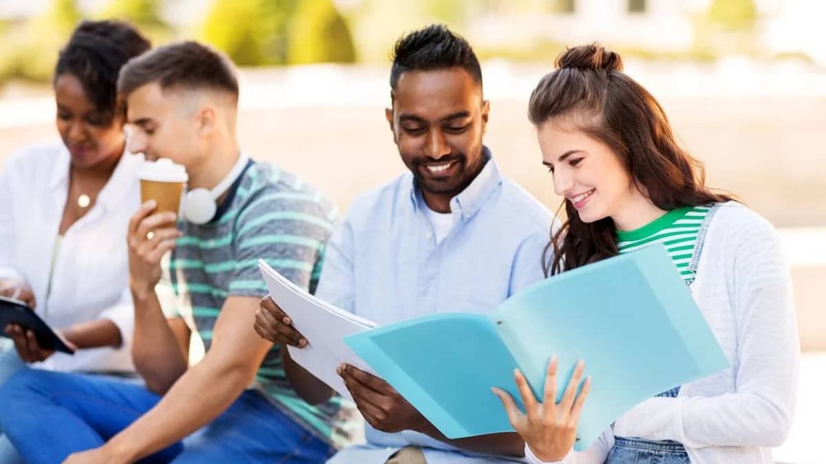 Expert Guide in Choosing Health Insurance for J1 and J2 Visitors