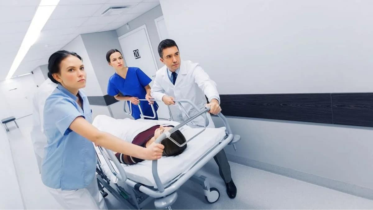 What Happens If a Tourist Gets Sick in the US Without Insurance