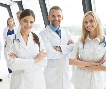 Medicare vs. Private Insurance: Which is the Best Health Coverage for Green Card Holders?