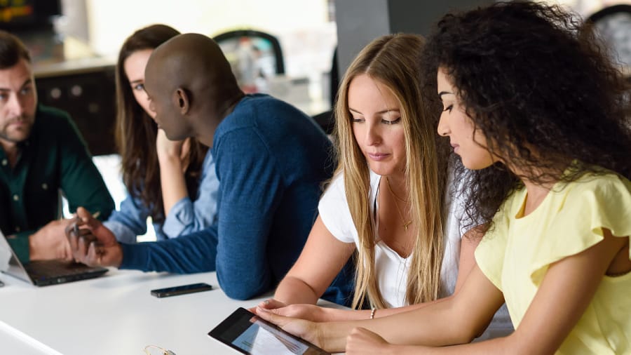Comparing Renewal Options: Extending Your Visitor Insurance vs. Purchasing a New Plan