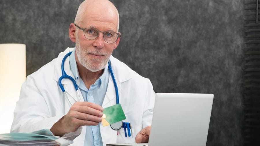 How to get health insurance for green card holders?