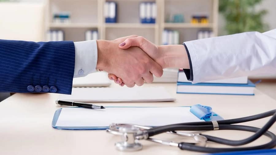 Important Considerations for Choosing Visitor Medical Insurance for the US in 2026