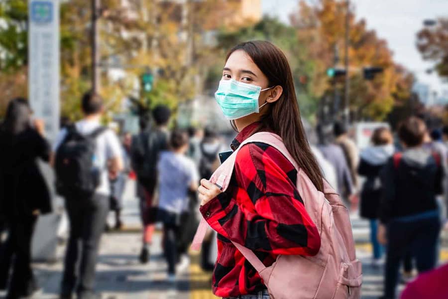涵盖冠状病毒的学生旅行保险