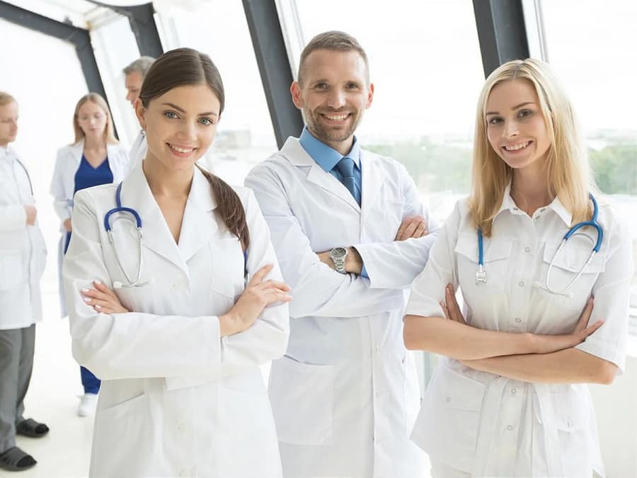 Medicare vs. Private Insurance: Which is the Best Health Coverage for Green Card Holders?