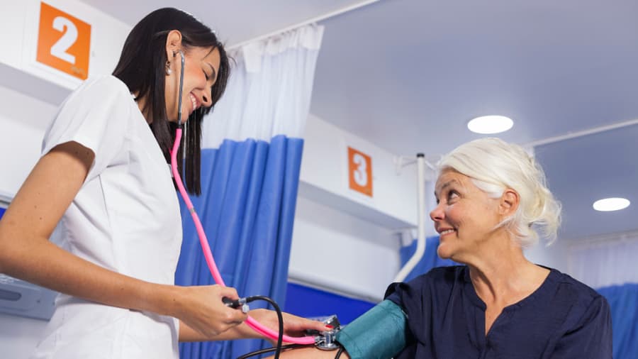 How to get health insurance for new immigrants in the US?